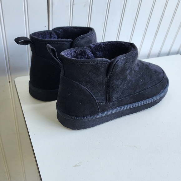 Old Navy Cozy Lined Faux Fur Winter Boots Ankle Booties Black Womens Size 7 - Picture 2 of 11